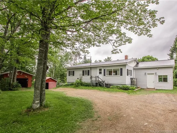 947 Guthrie Rd, Springfield, NB E5T 2G9