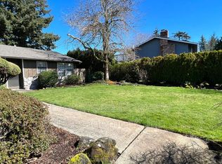 915 SW 27th Cir, Troutdale, OR 97060