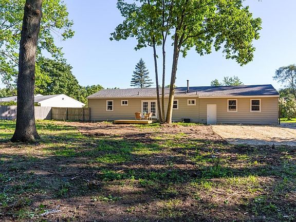 4th image of 10830 Deerwood Dr SE
