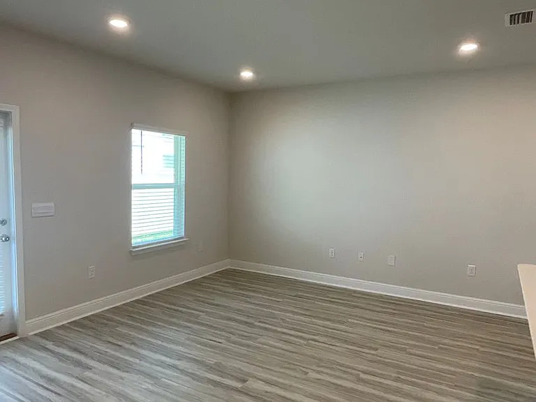 5718 Stellarjay St — Photo 4