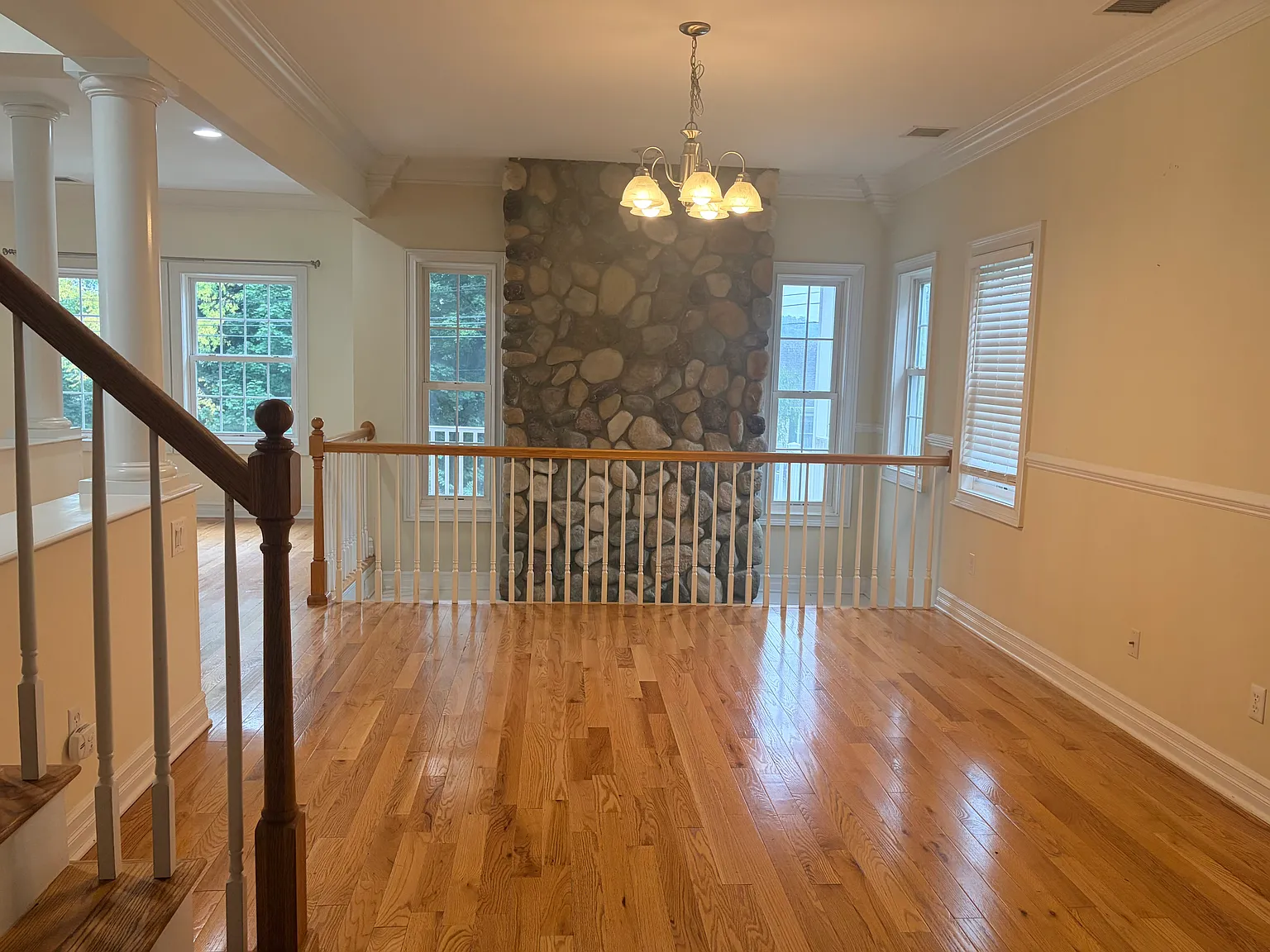 4 bed, 3.5 bath, 2462 sqft, $4,500 — Photo 4