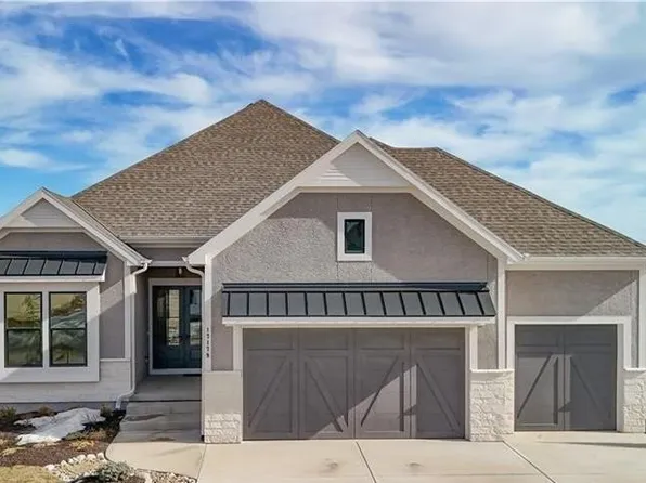 17156 S Laurelwood St, Olathe, KS 66062