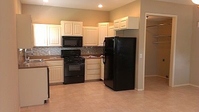 3rd image of 202 W 11th St
