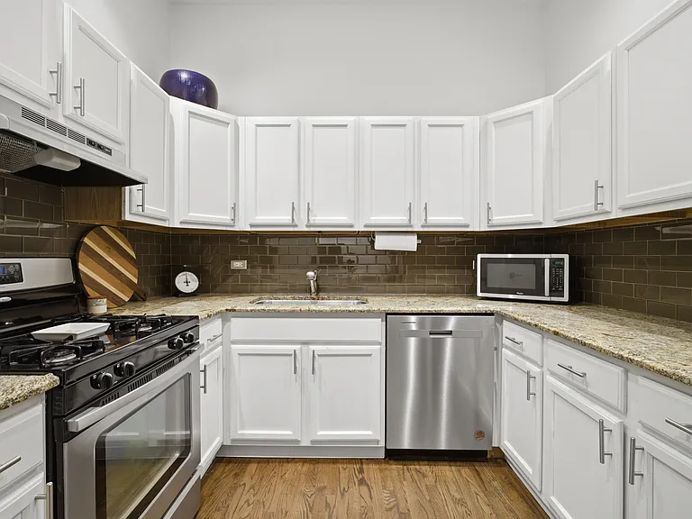 1448 N Orleans St #1D — Photo 9