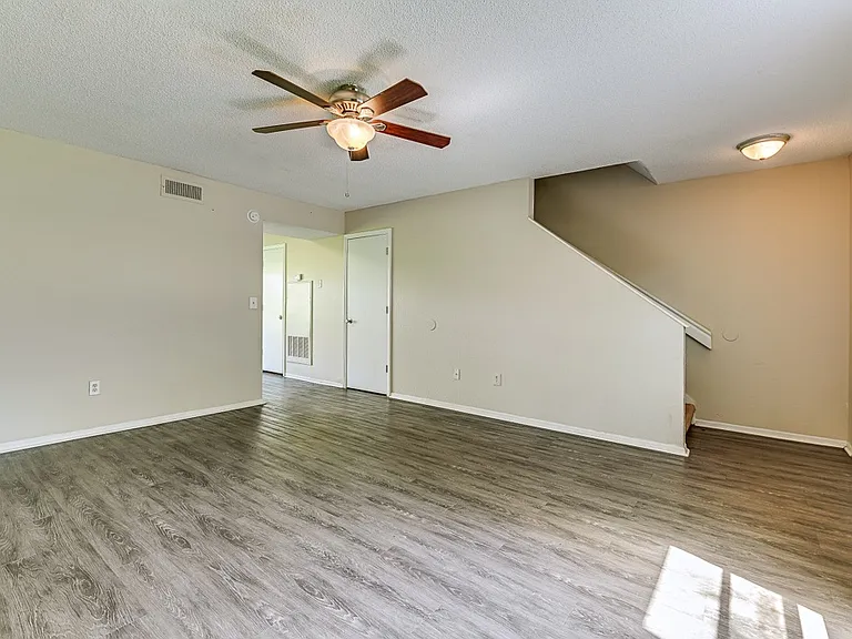 Springwood Townhomes — Photo 23