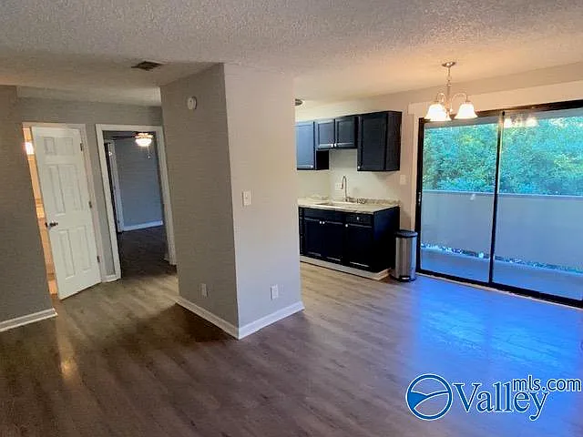 2 bed, 1.0 bath, 758 sqft, $850 — Photo 4