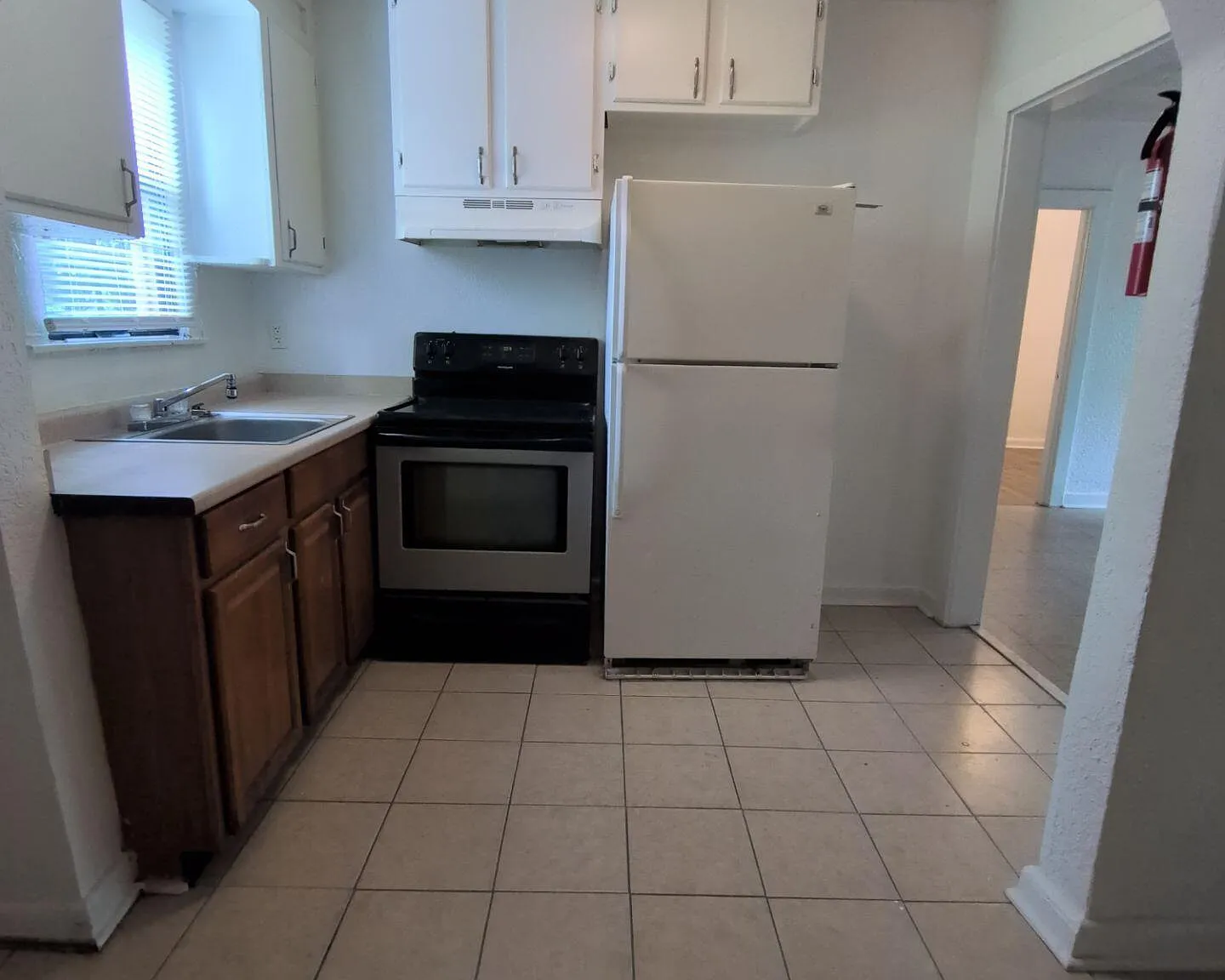 3 bed, 1.0 bath, 672 sqft, $1,099 — Photo 4
