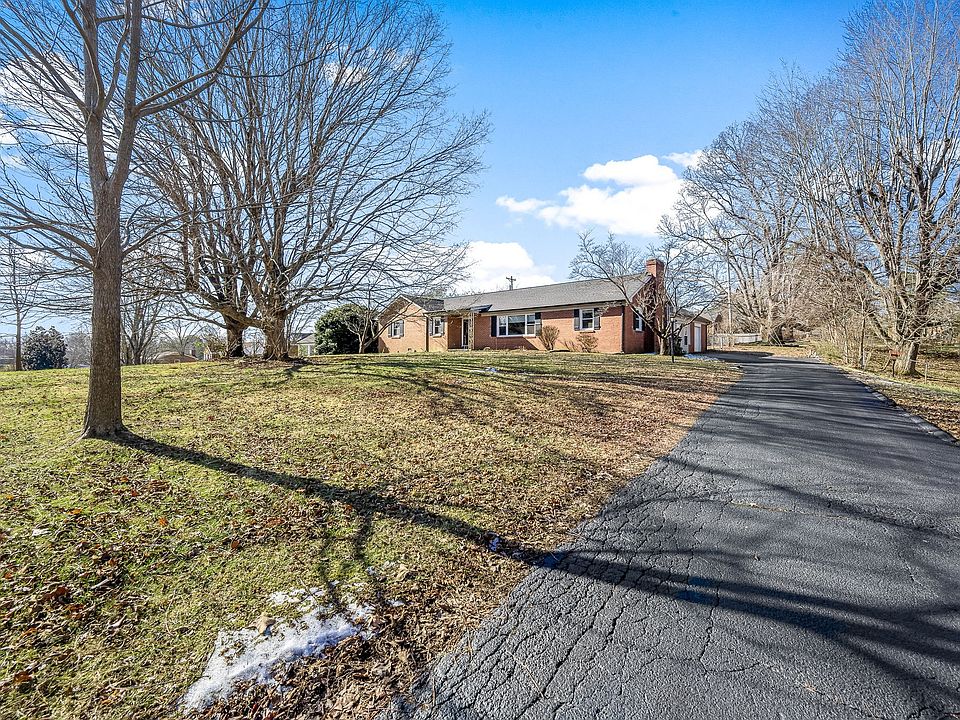 1st image of 404 Sherwood Dr