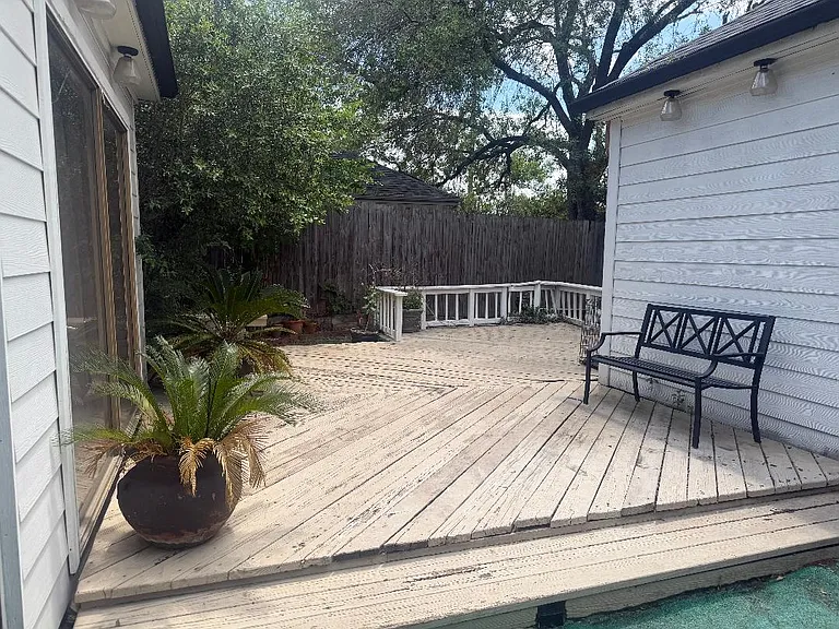 11607 Cedar Creek Dr — Photo 14