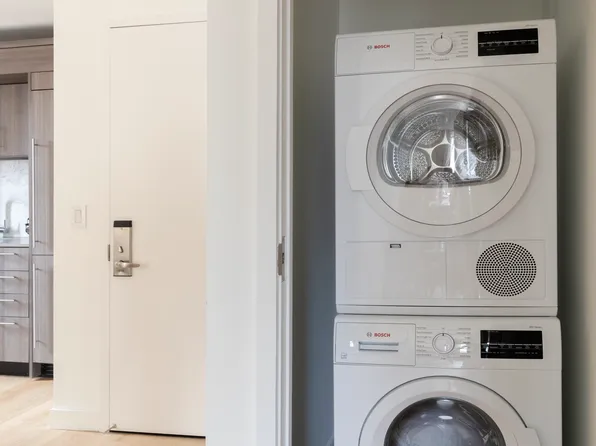 234 East 46th Street image 4 of 17