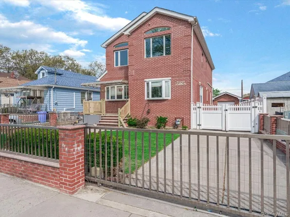 252-15 82nd Avenue, Bellerose, NY 11426