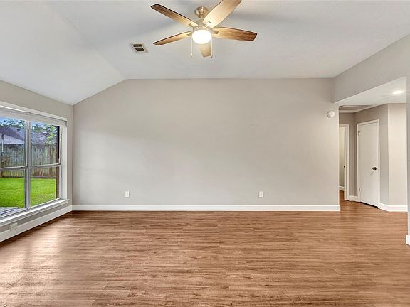 4th image of 4742 Wynnview Dr