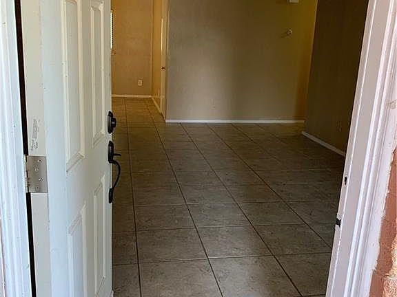 4th image of 4413 Hillsdale Ln