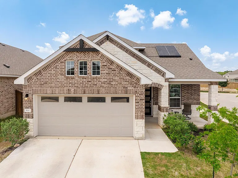 900 Balsora Cv — Photo 1
