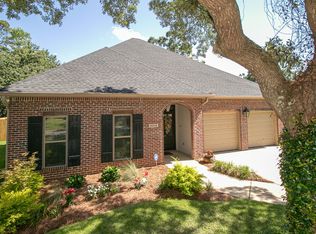 2518 Old Bay Rd, Biloxi, MS 39531