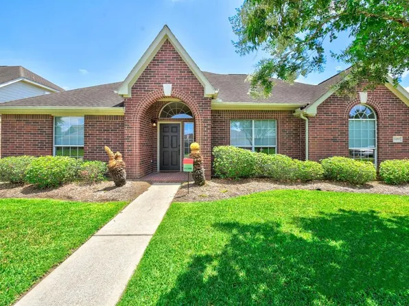 8410 Preston Dr, Pearland, TX 77584