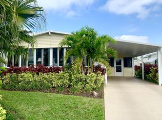 6957 SE Delegate St, Hobe Sound, FL 33455