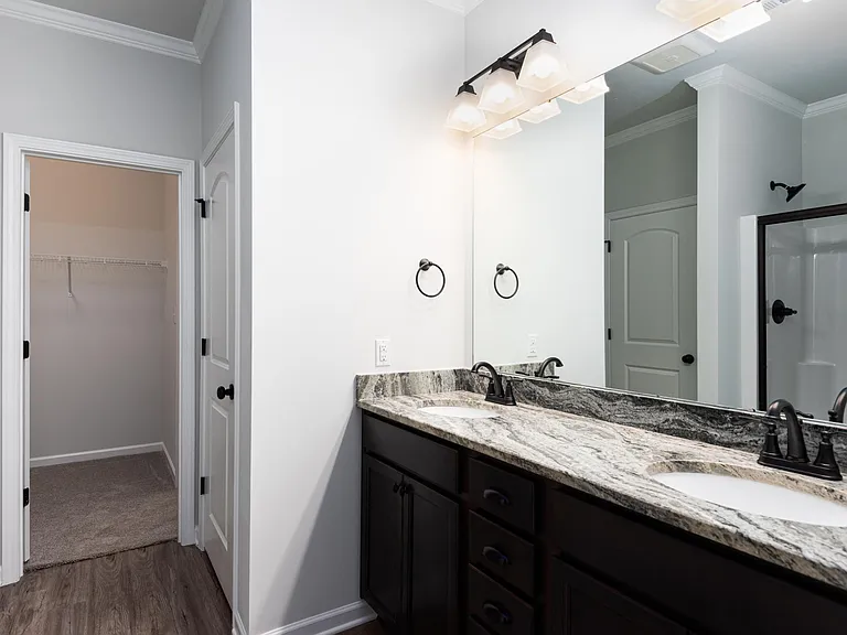 102 Sherwin Ave — Photo 16