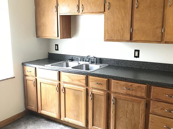 3rd image of 18015 Harvard Ave #1