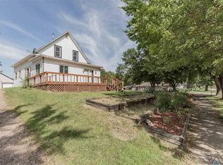 201 S Sherman Ave, Colton, SD 57018