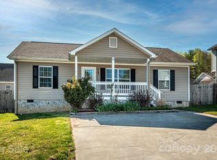 61 Newberry Dr, Fletcher, NC 28732