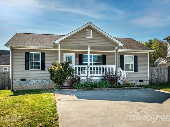 61 Newberry Dr, Fletcher, NC 28732