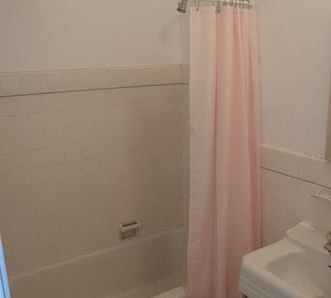 2nd image of 344 N Orange Grove Ave Floor 1