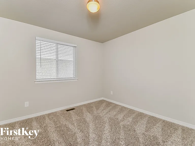 942 Square Dance Ln — Photo 10