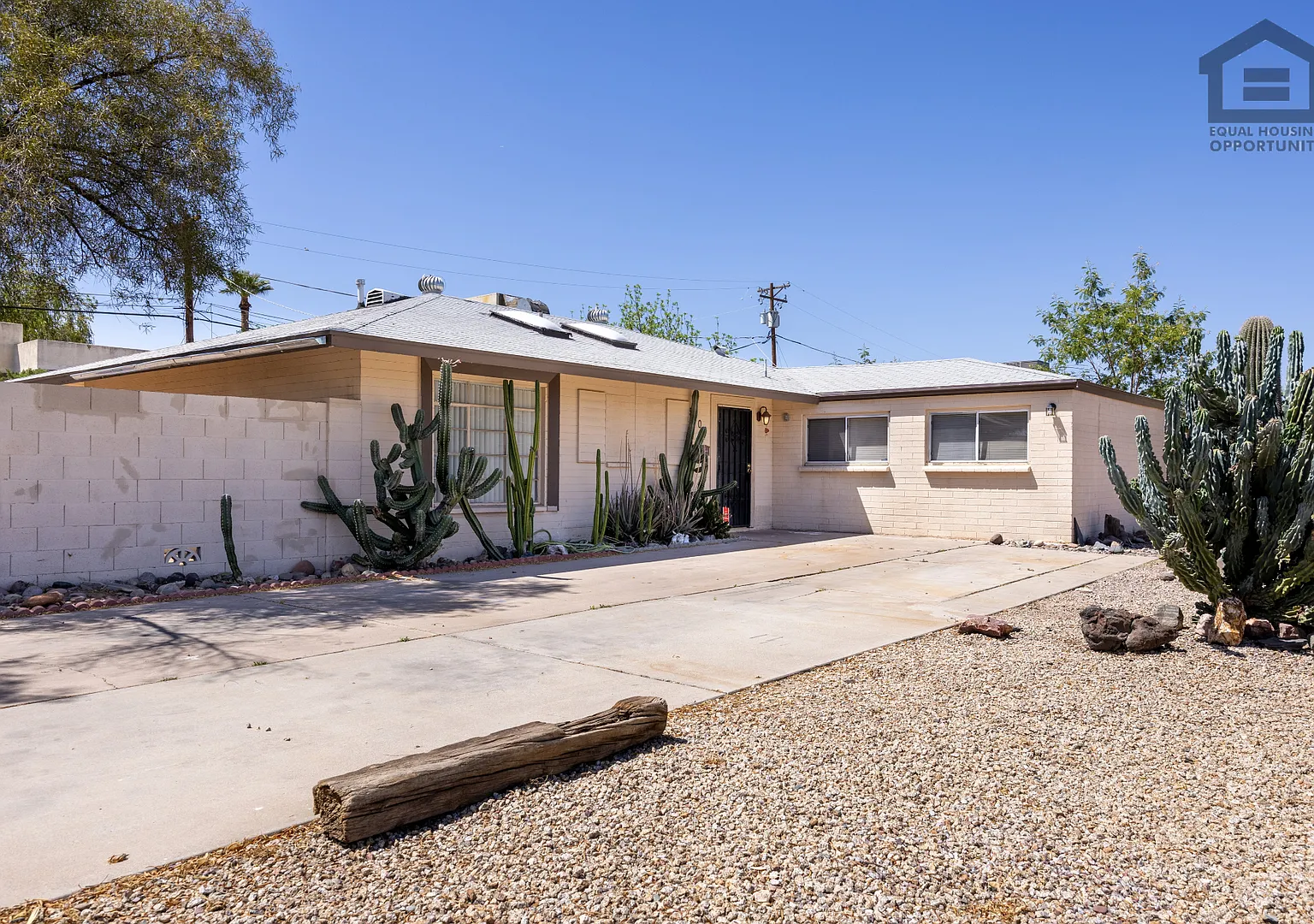 3bed/2bath House At 19th Ave/Camelback! Move-In Ready On 10/22/2026! -- No Hoa! Corner Lot! — Photo 1