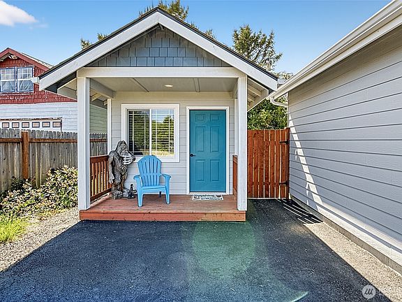 2nd image of 399 Seashore Street SW