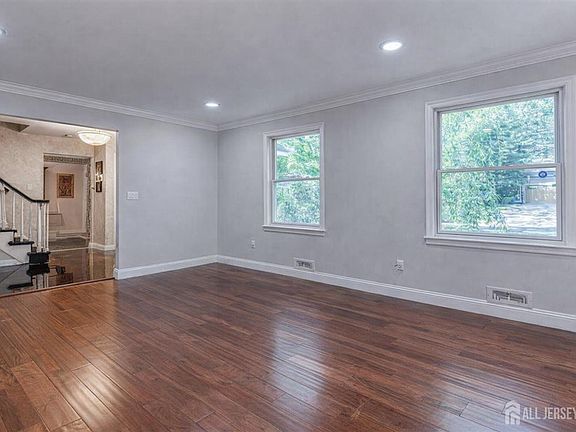 5th image of 52 Yorktown Rd