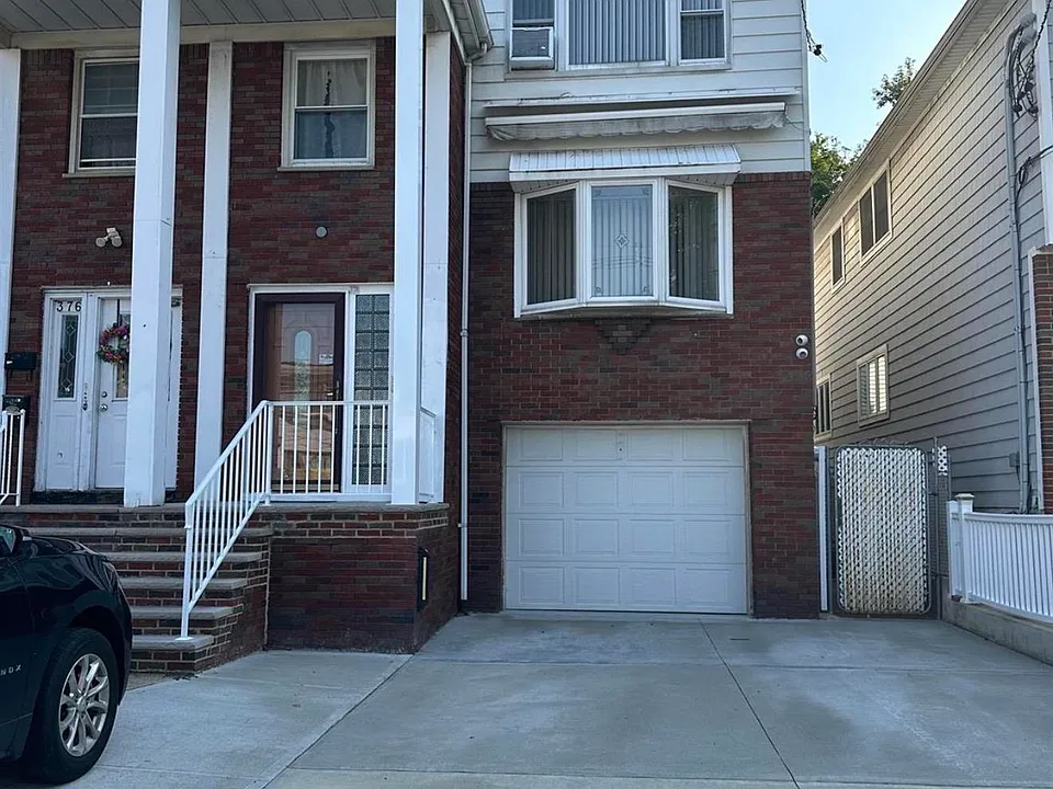 374 Cator Ave #1
