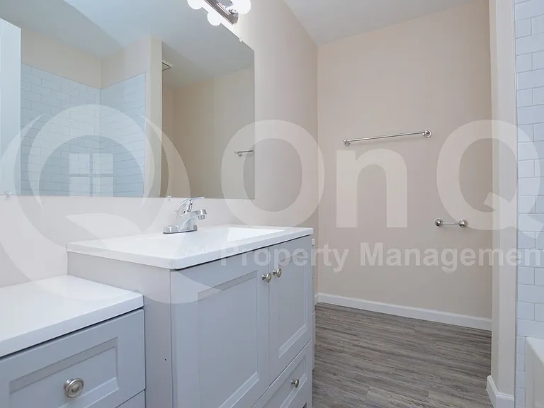 1418 E Knoll Cir #2 — Photo 10