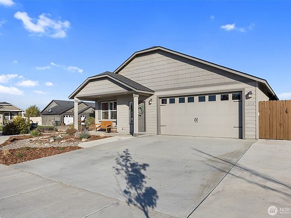 2nd image of 1326 E Nen Drive