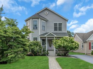 191 9th St, Belford, NJ 07718