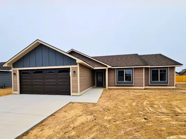 1311 Marboeuf Blvd, Dodge City, KS 67801