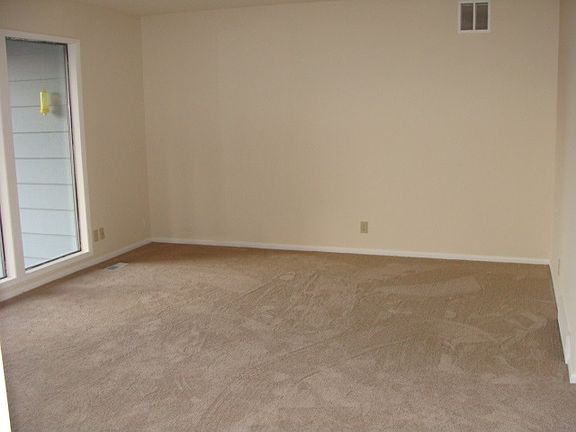 2nd image of 1911 S Airpark Dr