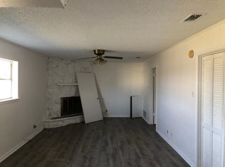 1618 Vineyard Rd, Grand Prairie, TX 75052