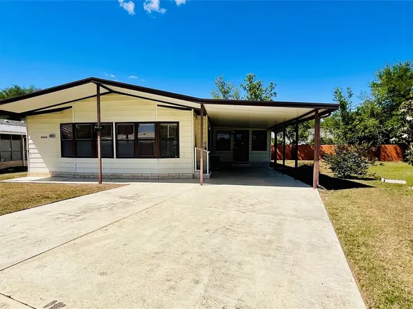 35935 Tanda Cir, Zephyrhills, FL 33541