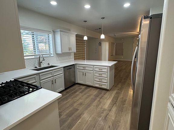 4th image of 4708 W 28th Pl
