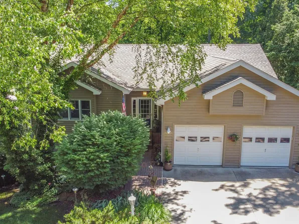 30 Bristol Dr, Michigan City, IN 46360