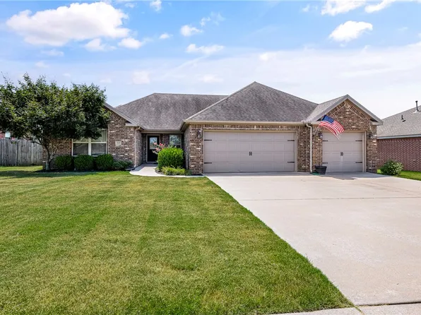 208 Pebble Beach Dr, Cave Springs, AR 72718