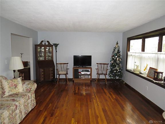 4th image of 409 S 5th St