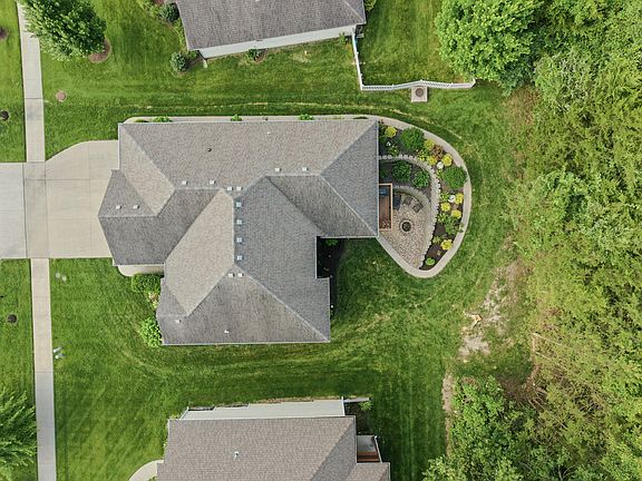 4th image of 4514 Weybridge Dr