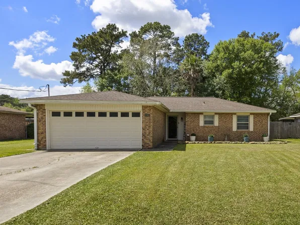 2762 Briggs Dr, Orange, TX 77630