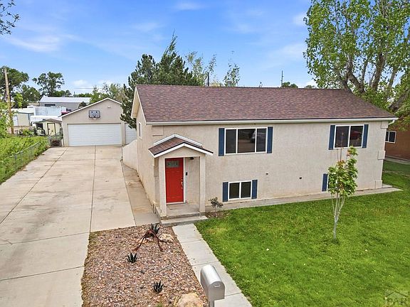 2nd image of 404 E Swink Ave