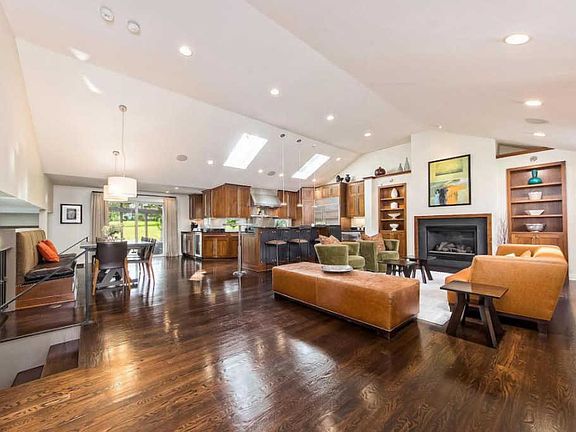 2nd image of 5849 Leven Links Ct