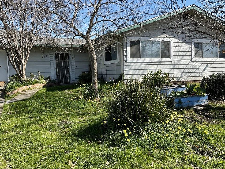 2nd image of 7124 Carriage Dr