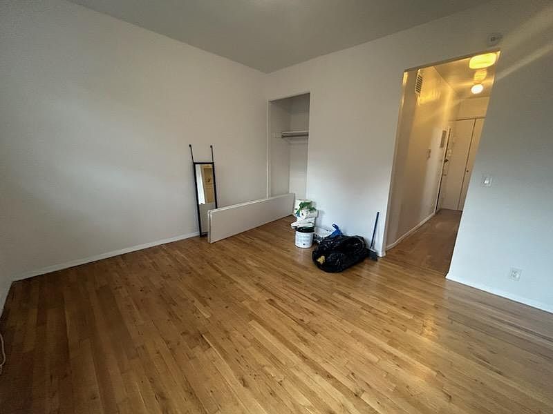 2nd image of 1469 Lexington Ave APT 53
