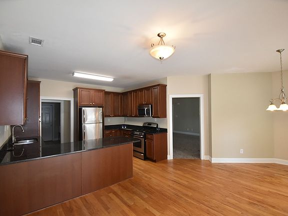 5th image of 3613 Galdway Dr